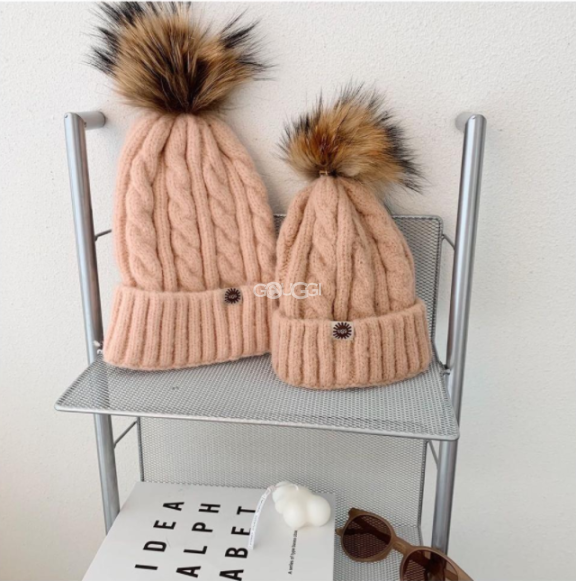 UGG Hat Beige
